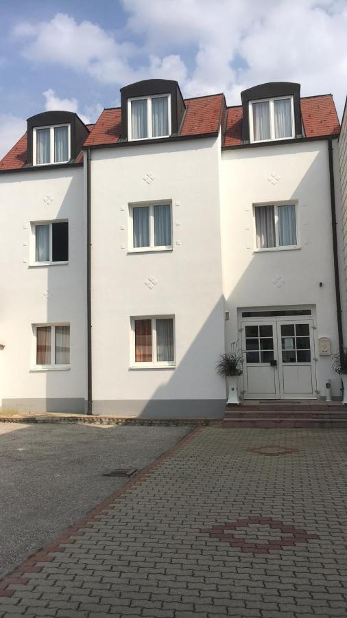 Pension Claudia Vösendorf Buitenkant foto