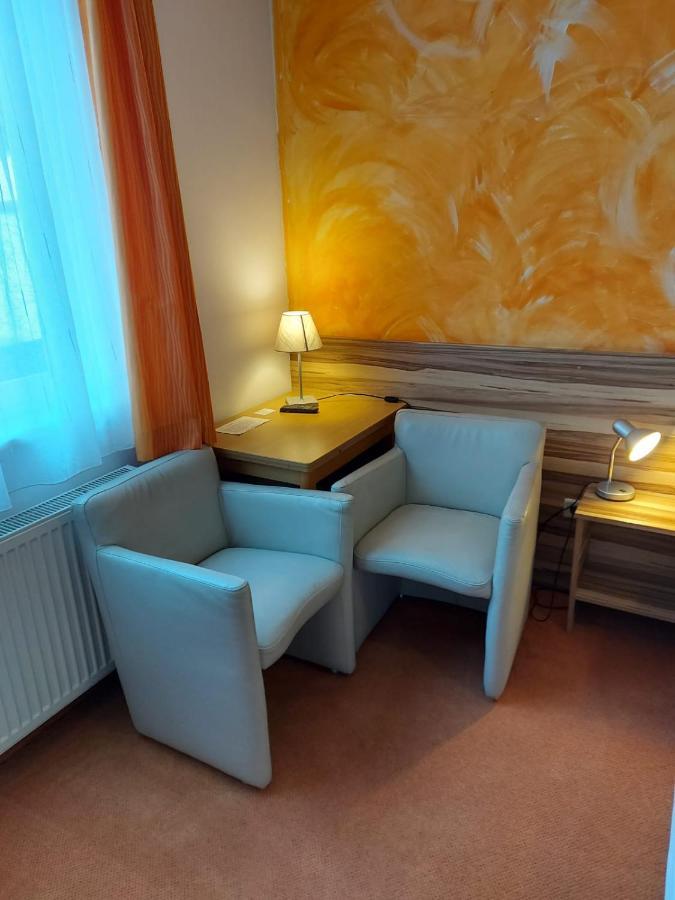 Pension Claudia Vösendorf Buitenkant foto
