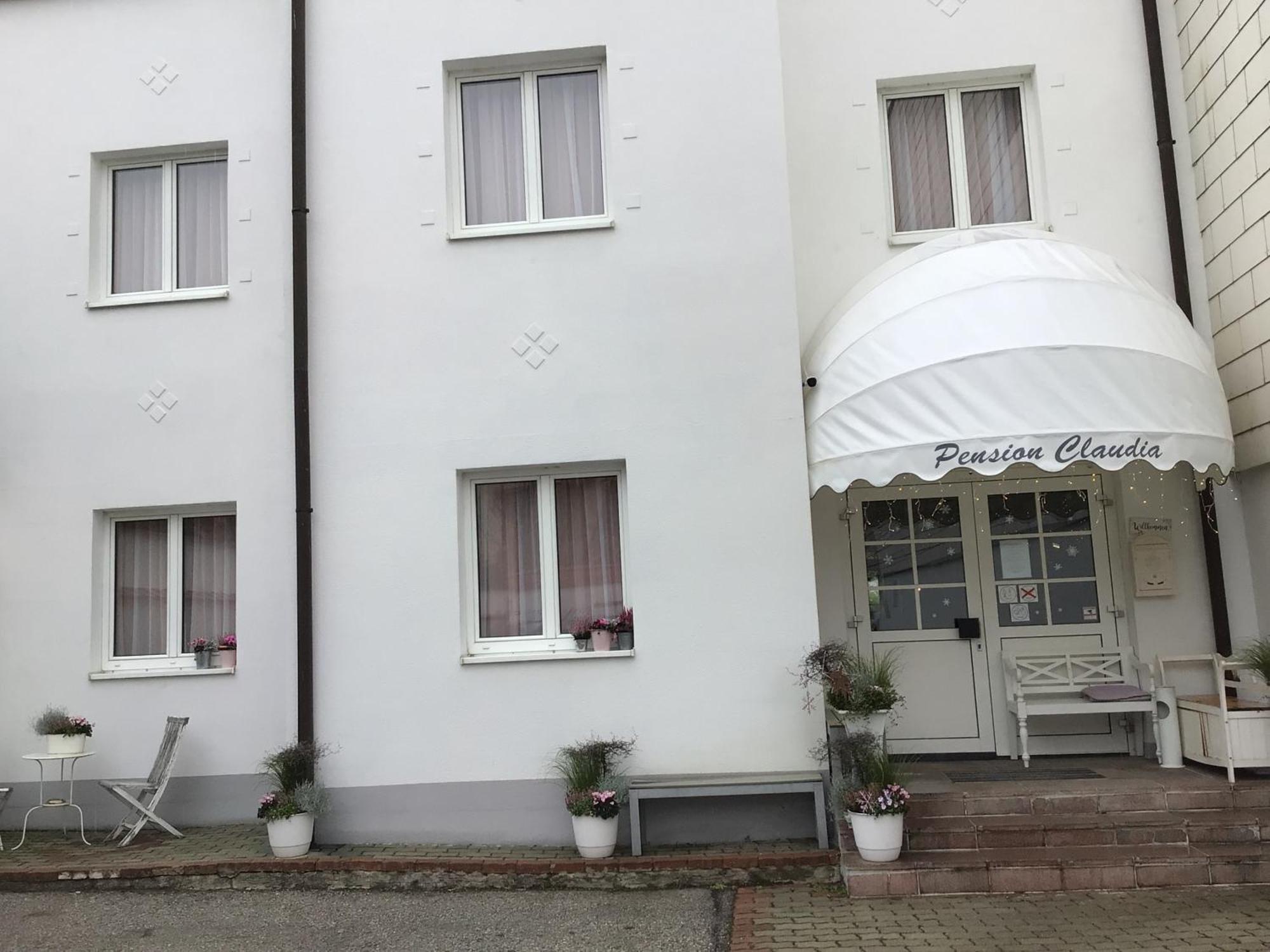 Pension Claudia Vösendorf Buitenkant foto